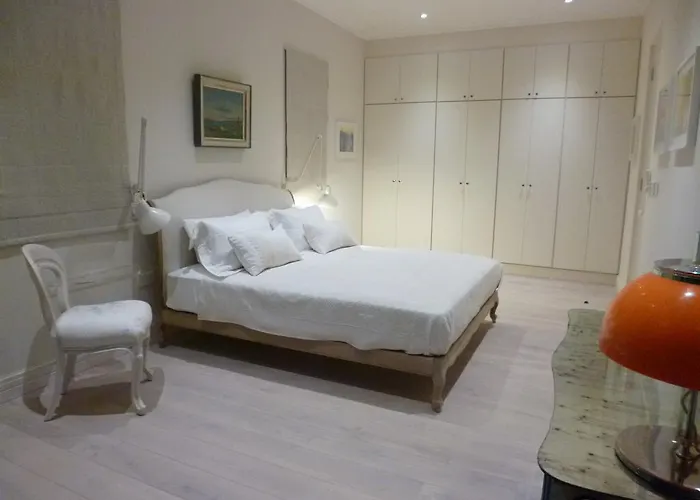 Vila Mimi Beachfront *